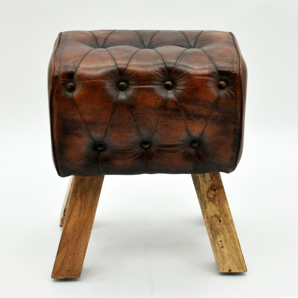 47CM LEATHER FOOTSTOOL WITH BUTTONS - SILVIONIX